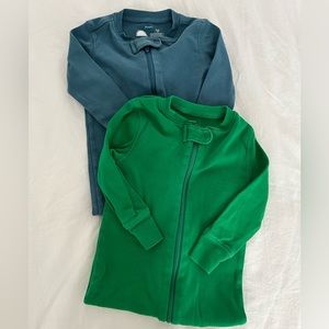 Lot of 2 Primary footless sleepers